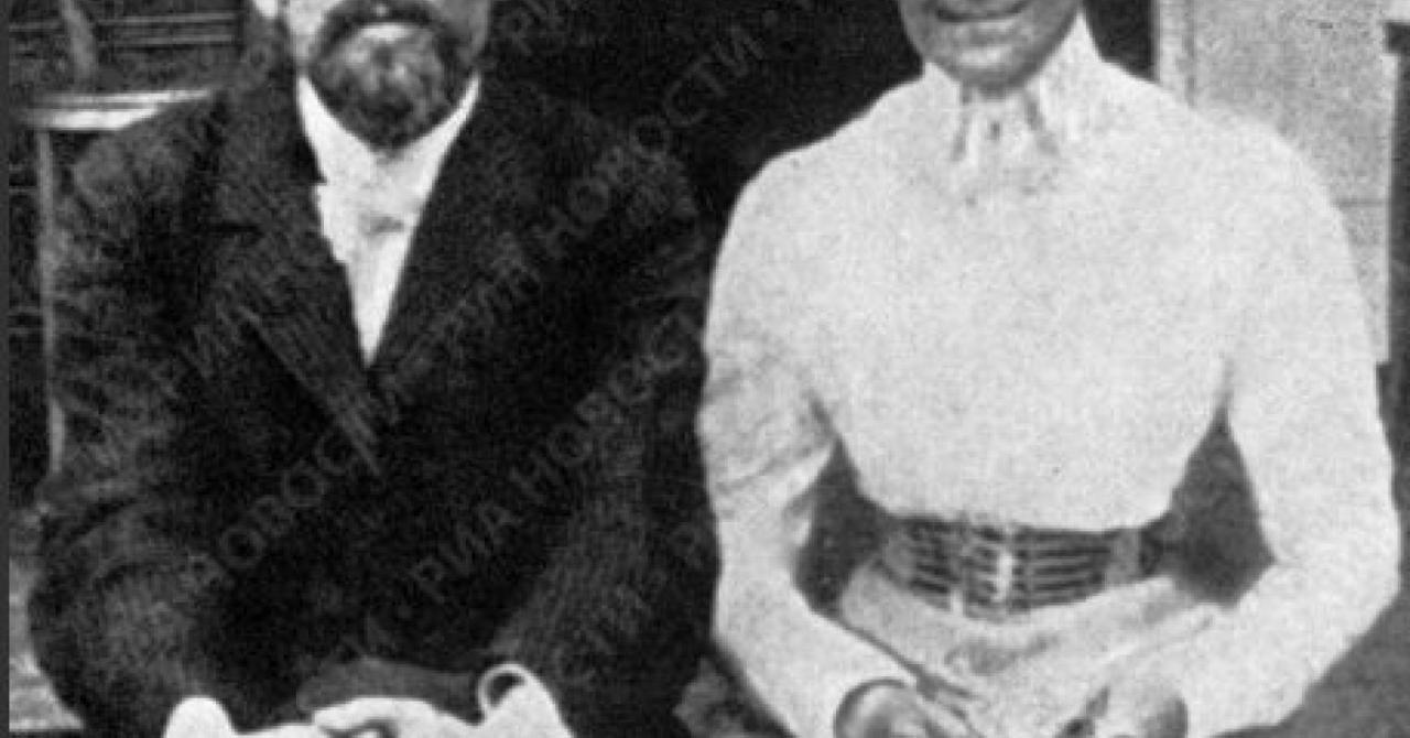 Content in a Cottage: Turn Your Life Into A Story Content in a Cottage: Turn Your Life Into A Story