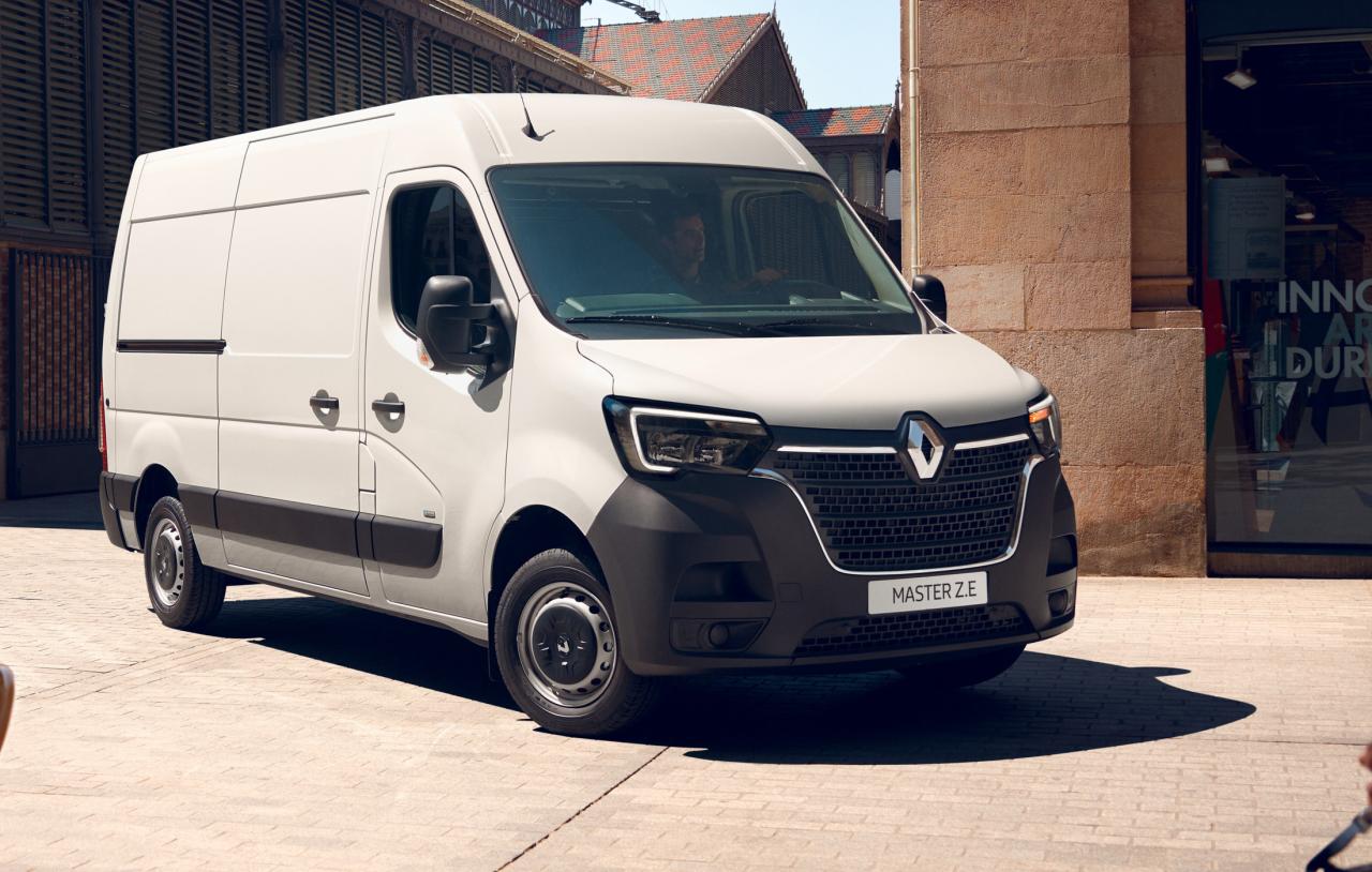 Renault Master Z.E. van review | DrivingElectric